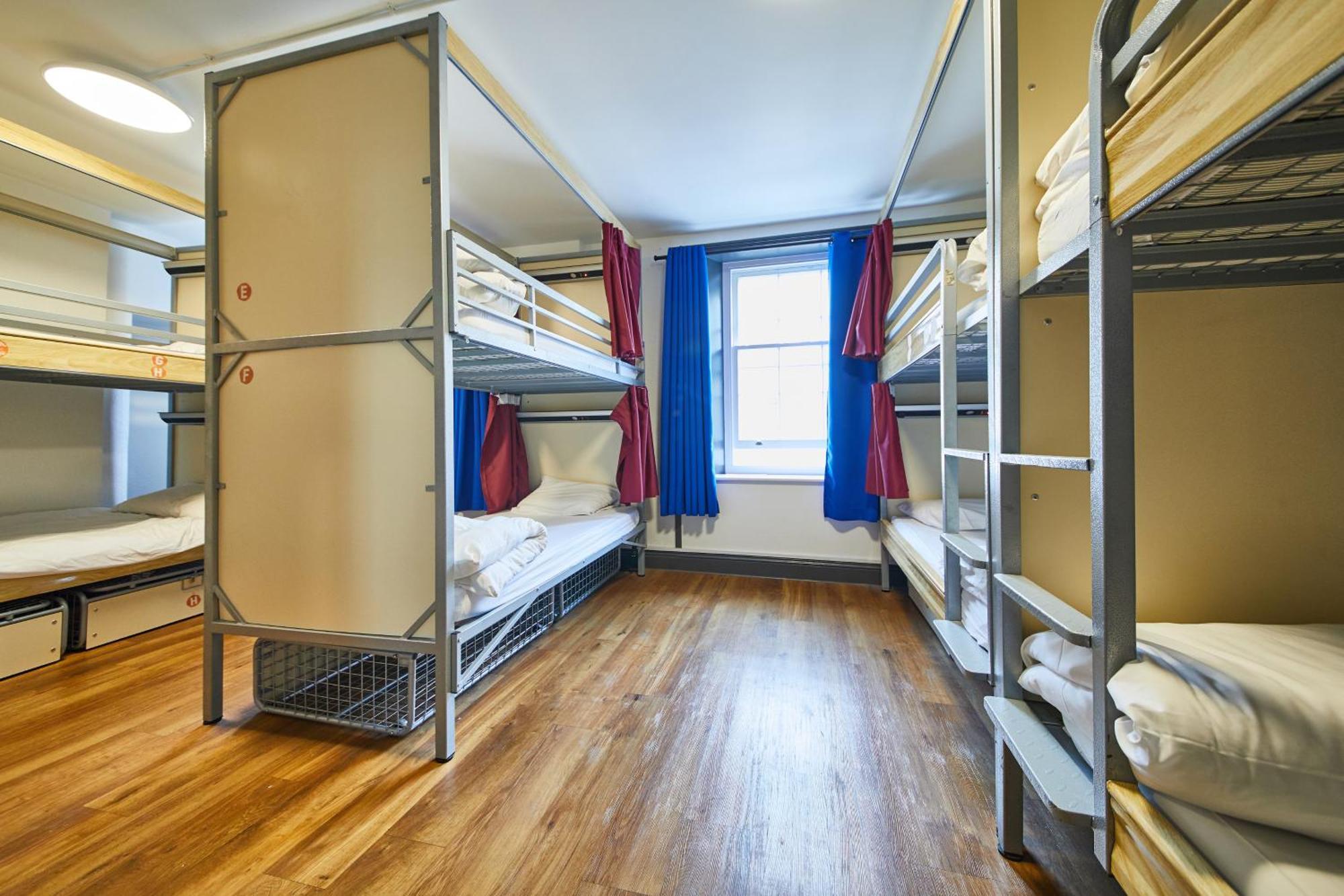 Hostel St Christopher's Bridge - Oasis Female Only